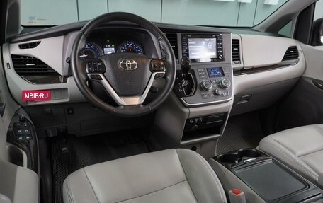 Toyota Sienna III, 2019 год, 3 699 000 рублей, 6 фотография