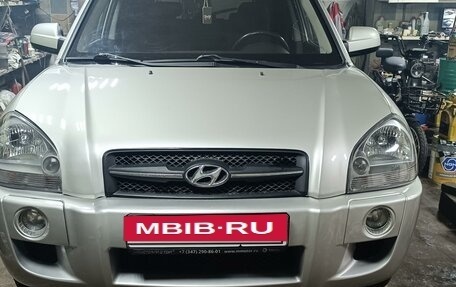 Hyundai Tucson III, 2007 год, 820 000 рублей, 2 фотография