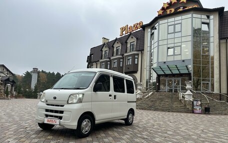 Toyota Pixis Van I, 2013 год, 850 000 рублей, 2 фотография