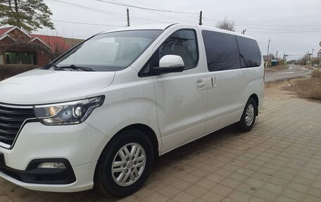 Hyundai H-1 II рестайлинг, 2018 год, 3 150 000 рублей, 1 фотография