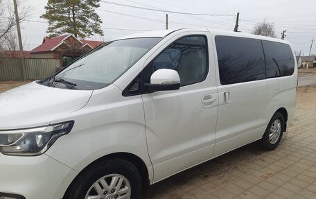 Hyundai H-1 II рестайлинг, 2018 год, 3 150 000 рублей, 3 фотография