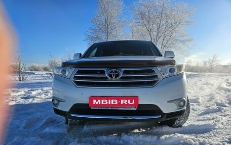 Toyota Highlander III, 2011 год, 2 050 000 рублей, 2 фотография