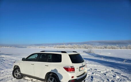 Toyota Highlander III, 2011 год, 2 050 000 рублей, 21 фотография