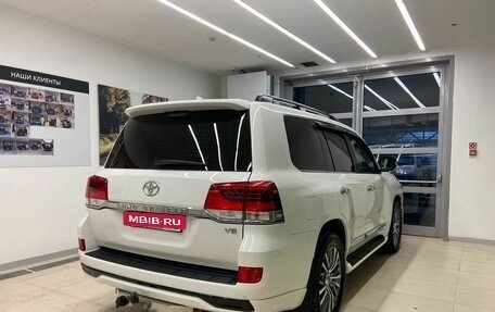 Toyota Land Cruiser 200, 2018 год, 8 400 000 рублей, 4 фотография