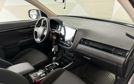 Mitsubishi Outlander III рестайлинг 3, 2020 год, 2 749 000 рублей, 12 фотография