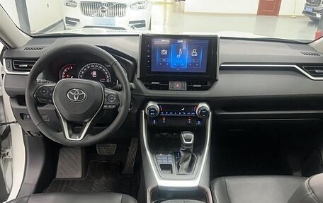 Toyota RAV4, 2021 год, 3 230 000 рублей, 5 фотография