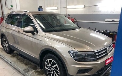 Volkswagen Tiguan II, 2019 год, 2 449 000 рублей, 1 фотография