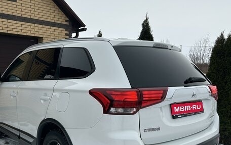 Mitsubishi Outlander III рестайлинг 3, 2015 год, 2 100 000 рублей, 1 фотография