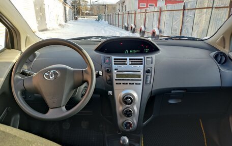 Toyota Yaris III рестайлинг, 2008 год, 450 000 рублей, 9 фотография