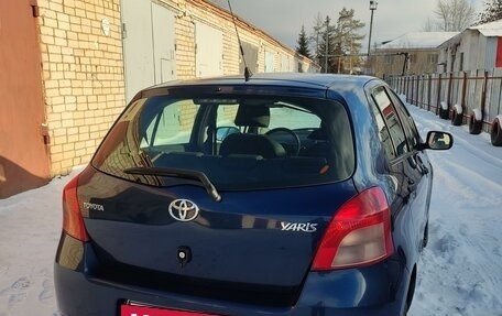 Toyota Yaris III рестайлинг, 2008 год, 450 000 рублей, 11 фотография