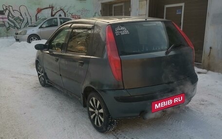 Fiat Punto III Punto Evo рестайлинг, 2000 год, 195 000 рублей, 3 фотография