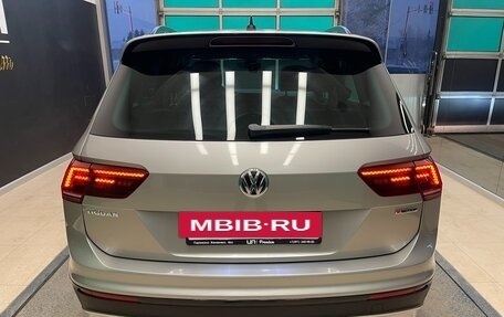 Volkswagen Tiguan II, 2018 год, 2 790 000 рублей, 5 фотография