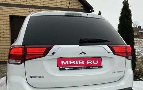 Mitsubishi Outlander III рестайлинг 3, 2015 год, 2 100 000 рублей, 2 фотография