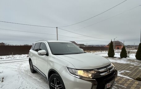 Mitsubishi Outlander III рестайлинг 3, 2015 год, 2 100 000 рублей, 3 фотография