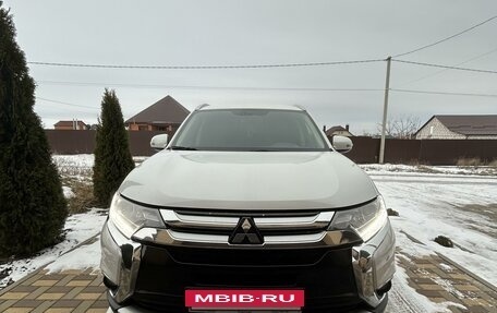 Mitsubishi Outlander III рестайлинг 3, 2015 год, 2 100 000 рублей, 6 фотография