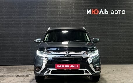 Mitsubishi Outlander III рестайлинг 3, 2019 год, 2 130 000 рублей, 2 фотография