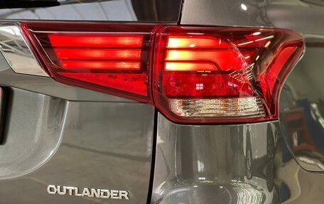 Mitsubishi Outlander III рестайлинг 3, 2019 год, 2 130 000 рублей, 8 фотография