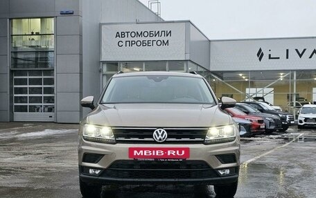 Volkswagen Tiguan II, 2019 год, 2 600 000 рублей, 2 фотография