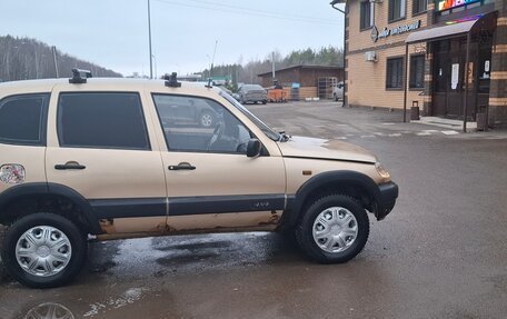 Chevrolet Niva I рестайлинг, 2005 год, 287 000 рублей, 1 фотография