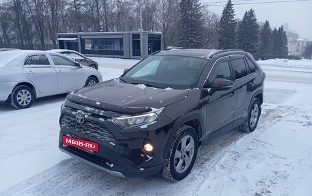 Toyota RAV4, 2020 год, 2 897 000 рублей, 4 фотография