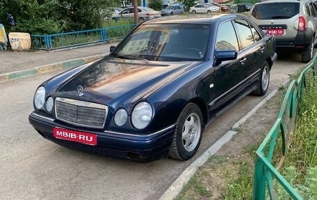 Mercedes-Benz E-Класс, 1996 год, 350 000 рублей, 1 фотография