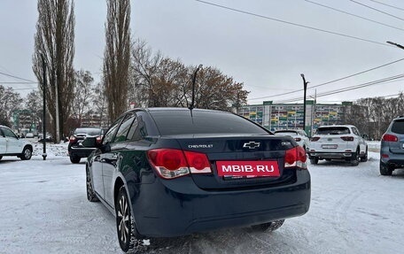 Chevrolet Cruze II, 2010 год, 587 500 рублей, 4 фотография