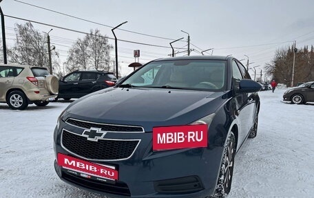 Chevrolet Cruze II, 2010 год, 587 500 рублей, 3 фотография