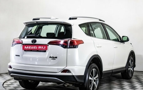 Toyota RAV4, 2017 год, 2 930 000 рублей, 5 фотография