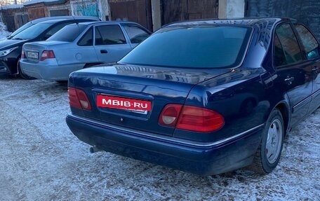 Mercedes-Benz E-Класс, 1996 год, 350 000 рублей, 2 фотография