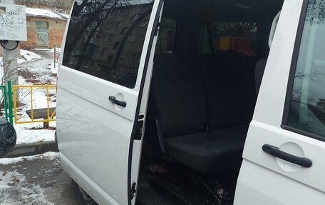 Volkswagen Caravelle T5, 2015 год, 2 600 000 рублей, 4 фотография