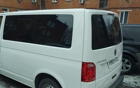 Volkswagen Caravelle T5, 2015 год, 2 600 000 рублей, 8 фотография