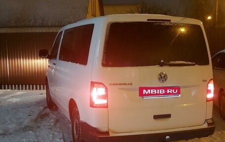 Volkswagen Caravelle T5, 2015 год, 2 600 000 рублей, 2 фотография