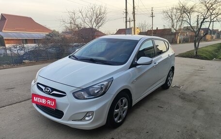 Hyundai Solaris II рестайлинг, 2012 год, 895 000 рублей, 2 фотография