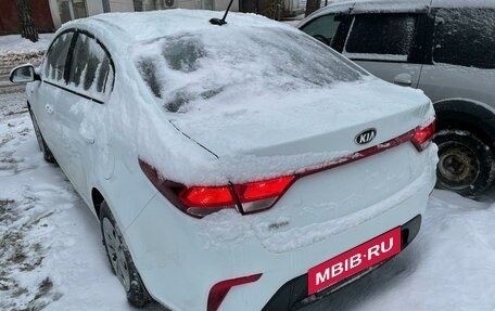 KIA Rio IV, 2019 год, 1 590 000 рублей, 3 фотография