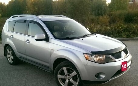 Mitsubishi Outlander III рестайлинг 3, 2008 год, 1 300 000 рублей, 2 фотография