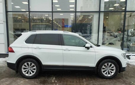 Volkswagen Tiguan II, 2017 год, 2 176 000 рублей, 4 фотография