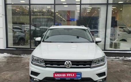 Volkswagen Tiguan II, 2017 год, 2 176 000 рублей, 2 фотография