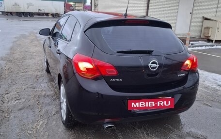 Opel Astra J, 2011 год, 740 000 рублей, 2 фотография