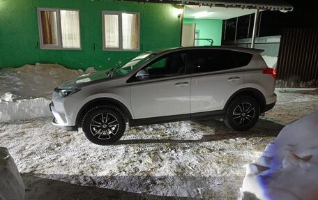 Toyota RAV4, 2018 год, 3 050 000 рублей, 8 фотография