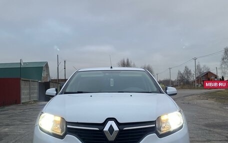 Renault Logan II, 2017 год, 285 000 рублей, 2 фотография