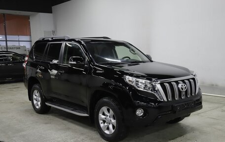 Toyota Land Cruiser Prado 150 рестайлинг 2, 2015 год, 3 399 000 рублей, 3 фотография