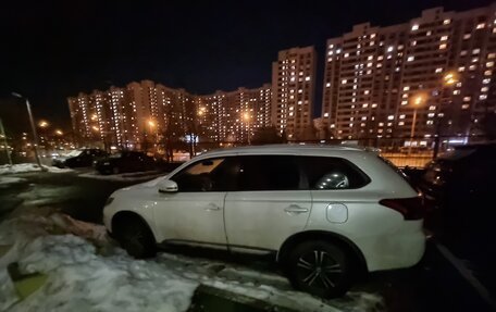 Mitsubishi Outlander III рестайлинг 3, 2018 год, 2 400 000 рублей, 1 фотография