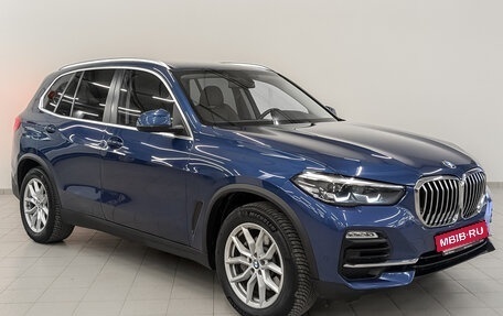 BMW X5, 2019 год, 6 350 000 рублей, 3 фотография