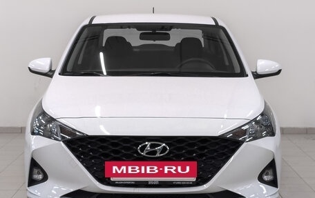 Hyundai Solaris II рестайлинг, 2021 год, 1 825 000 рублей, 2 фотография