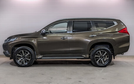 Mitsubishi Pajero Sport III рестайлинг, 2017 год, 2 950 000 рублей, 8 фотография