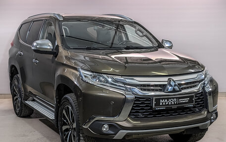 Mitsubishi Pajero Sport III рестайлинг, 2017 год, 2 950 000 рублей, 3 фотография