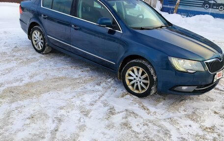 Skoda Superb III рестайлинг, 2013 год, 999 000 рублей, 2 фотография