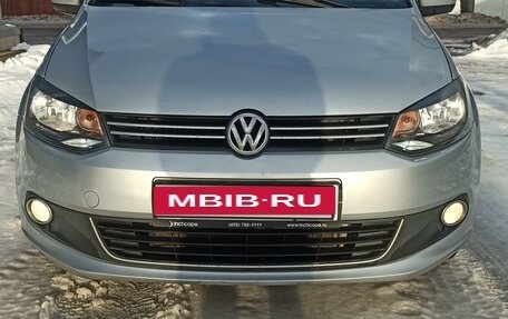 Volkswagen Polo VI (EU Market), 2013 год, 950 000 рублей, 2 фотография