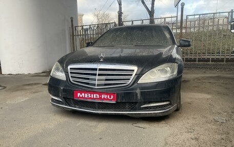 Mercedes-Benz S-Класс, 2006 год, 950 000 рублей, 1 фотография