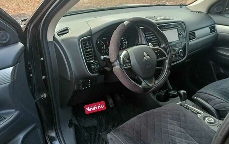 Mitsubishi Outlander III рестайлинг 3, 2013 год, 1 800 000 рублей, 11 фотография